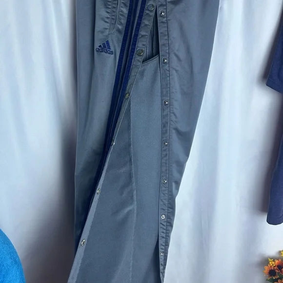 Men's Adidas Tear Away Snap Gray Track Pants with Blue Stripes Size Medium - Picture 7 of 10